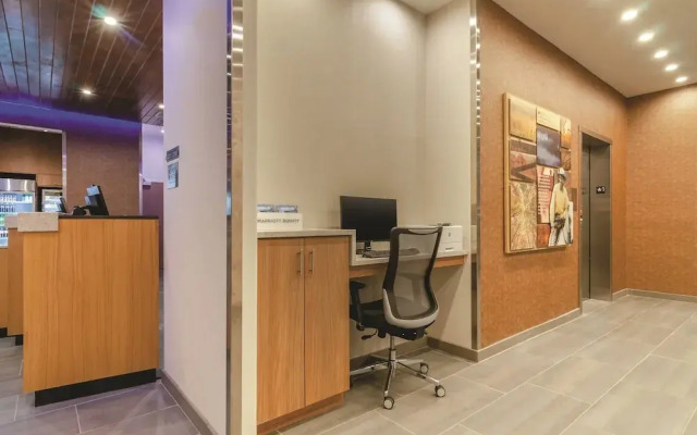 Fairfield Inn & Suites by Marriott Kansas City Shawnee