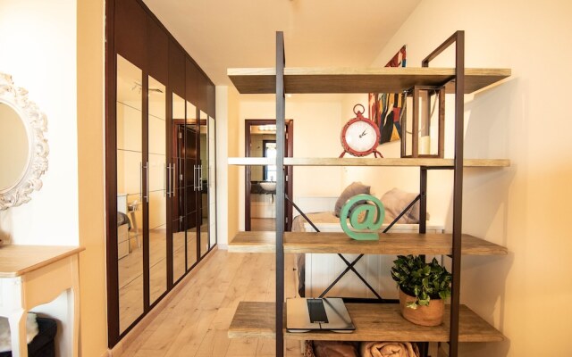 Lux BnB I X1 Tower I Golf Course & Sea Views