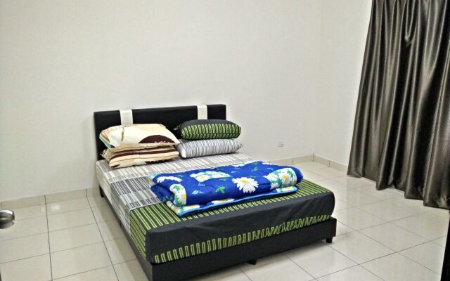 Indah Alam Vacation Home