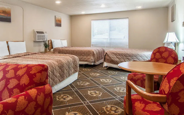 Rodeway Inn & Suites