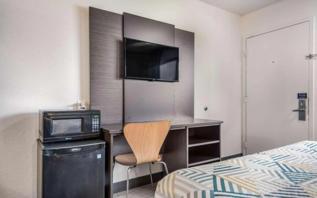 Motel 6 College Station, TX - Bryan