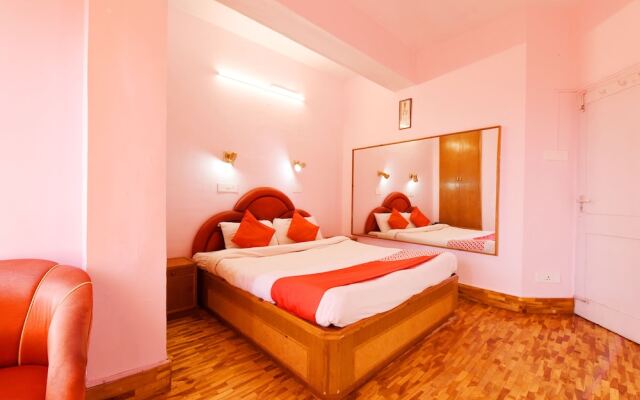 OYO 15765 Hotel Eve