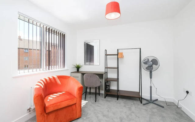 Modern 5 Bedroom 3 Bath Hse Aylesbury