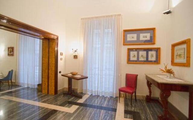 Suite Palazzo Reale Apartment
