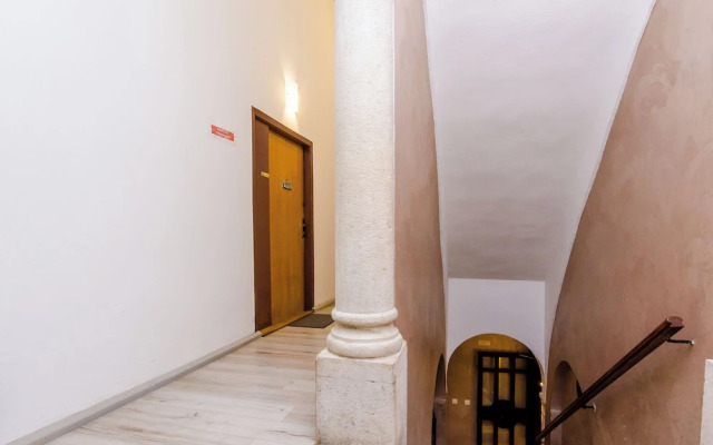 Two Stars Two Beds Downtown Apartment