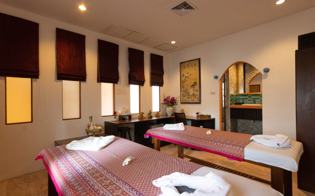 Aochalong Villa Resort & Spa