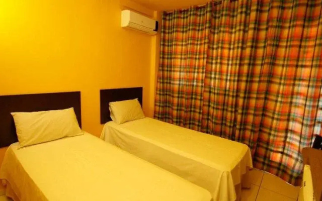 Strato Express Residence