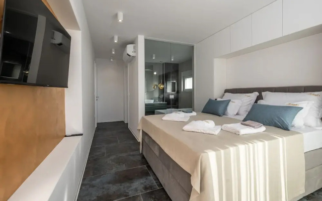 Luxury Villas Travera
