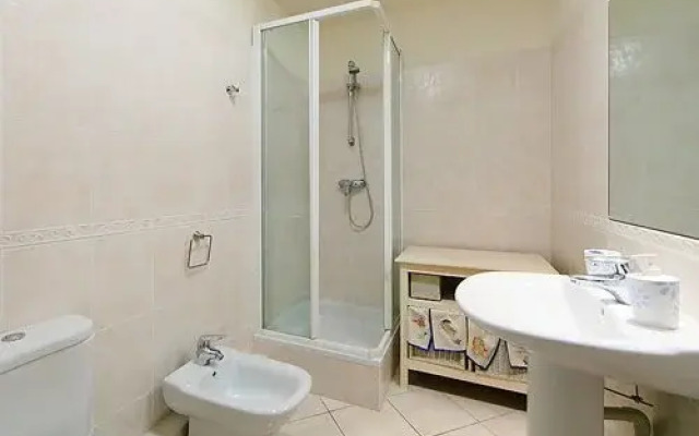 Les allees du Cap 32170