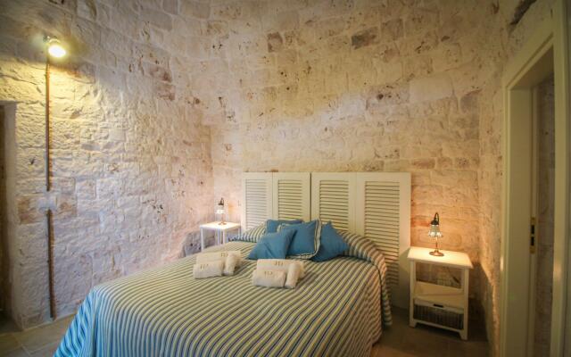 TD Trulli di Bouganville w Large Amazing Pool