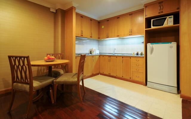 Admiral Suites Sukhumvit 22