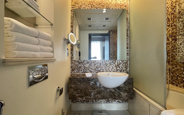 Amazing 1 Bedroom in Address Downtown