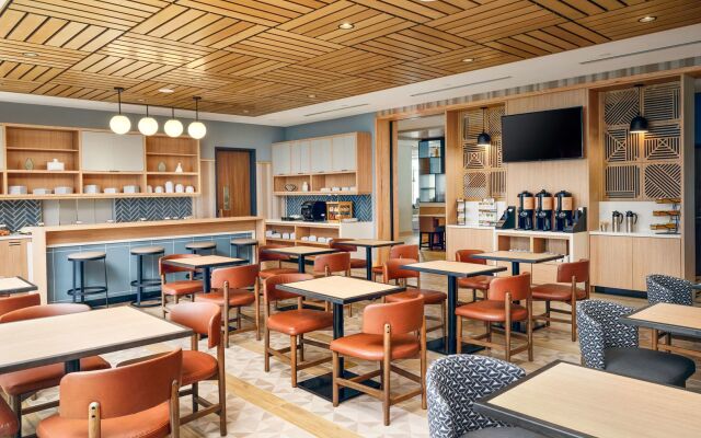 Hyatt Place Melbourne Airport