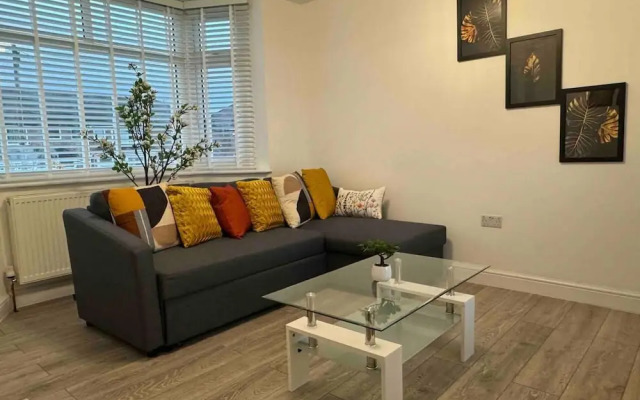 3-bed Home, Sleeps 8, Ideal for Large Groups