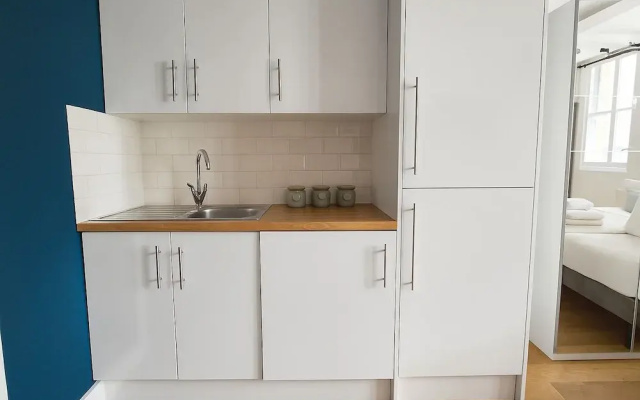 Modern Studio Flat in Hammersmith