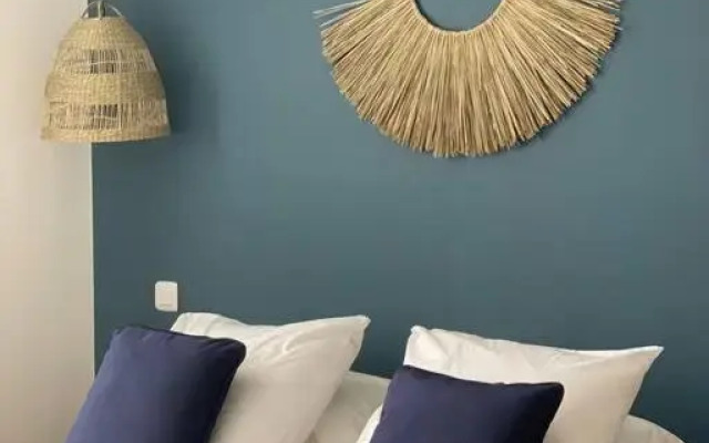 Cassis centre, superbe appartement neuf, 50m port.