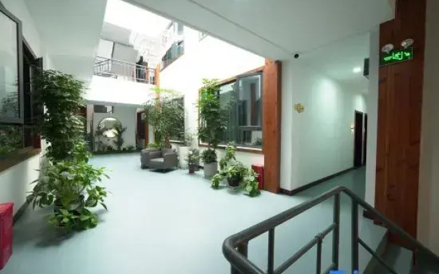 Zhangjiajie Borui Courtyard Hotel (Tianmen Mountain)