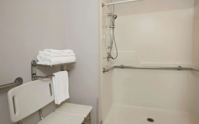 Super 8 by Wyndham Bellingham Airport/Ferndale