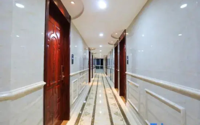 Longquan Wednesday Express Hotel