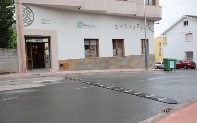 Zendoira - Hostel