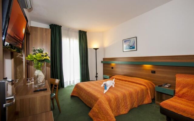 Hotel Sayonara