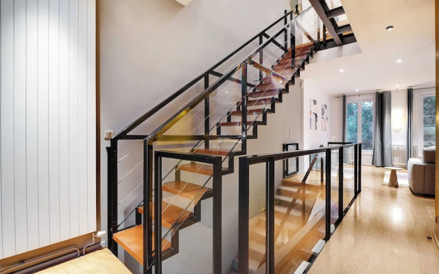 Fabulous House : a Gem in Chic Western Paris