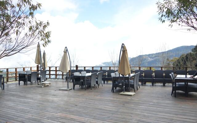 Clouds & Terraces Hotel