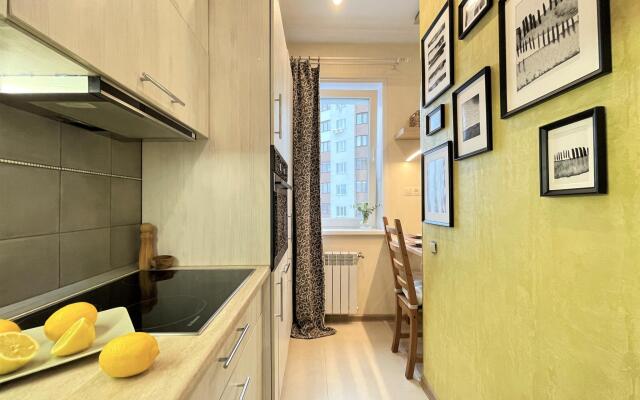 Сутки как дома на улице Сакко и Ванцетти 77