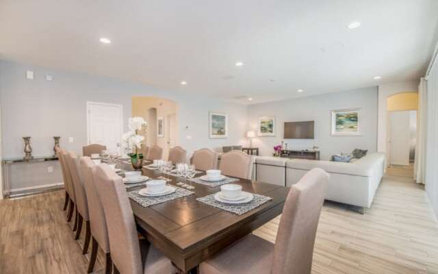 11 Bedroom 9.5 Bathroom 4792sq Foot Villa 7000os