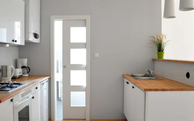 Central-Modern-Apartment