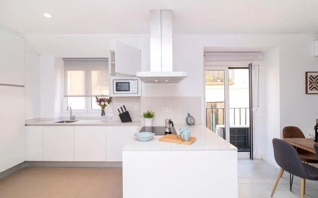 Smiling Apartment Near Puerta del Sol by Batuecas