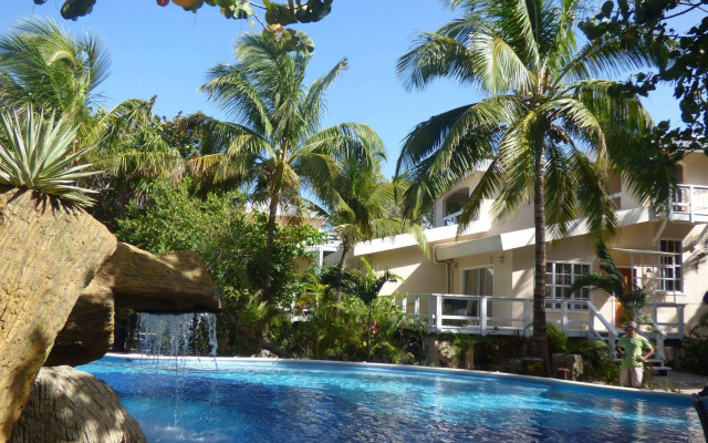 Paradise Beach Hotel & Resort