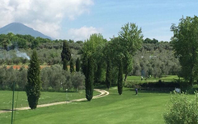 Agriturismo with Pool, Next 9 Hole Golf Course And Close To Salò And More