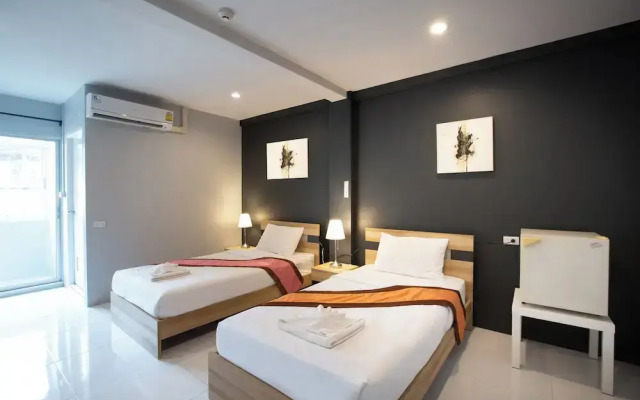 185 @ Surawong Hotel