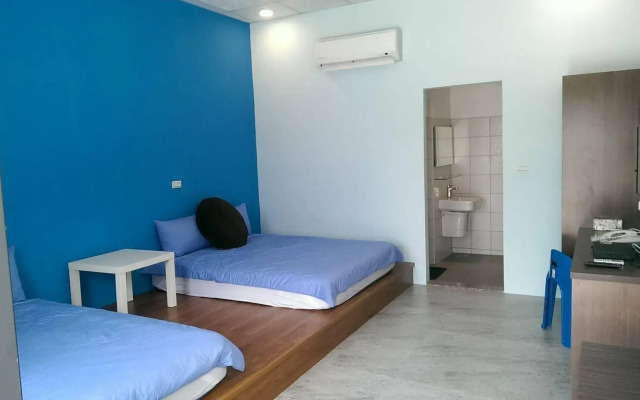 Country Lane Hostel