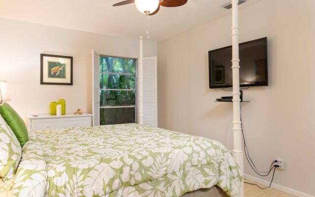 Crescent Street 1138 A by Vtrips