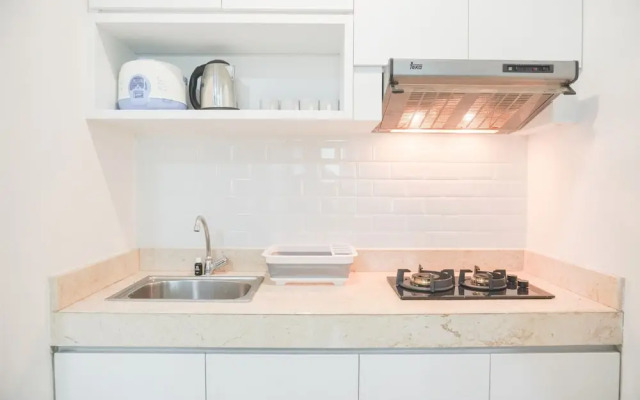 Modern And Homey 2Br At Mt Haryono Square Apartment