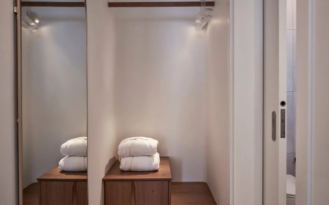 Brilliance Suites - Adults Only