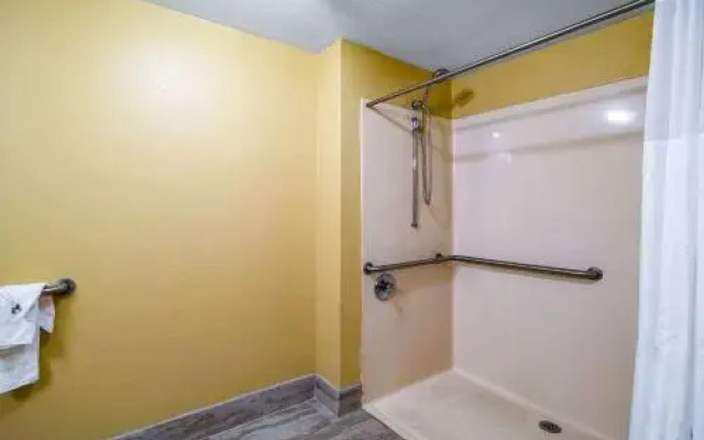 Country Hearth Inn & Suites West Columbia