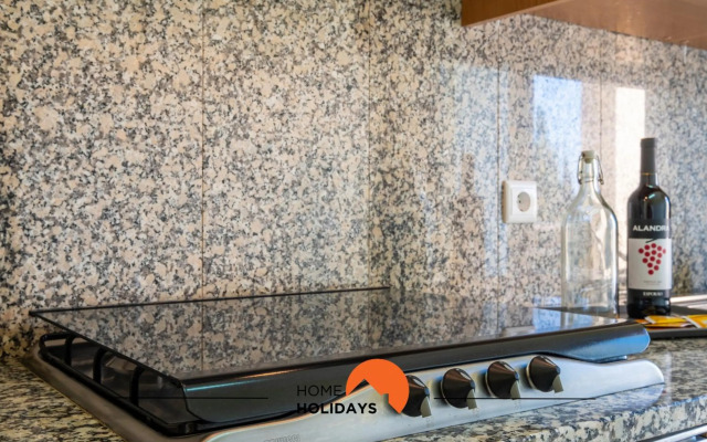 #045 Sea View Amazing Balcony Center