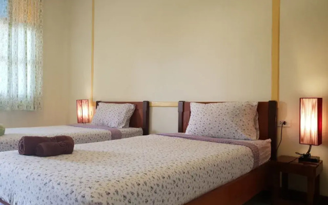 Benjapirom Private House