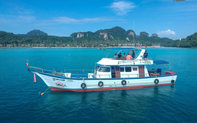 Phi Phi Relax Beach Resort