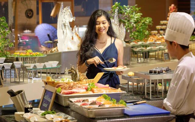 Novotel Yangon Max