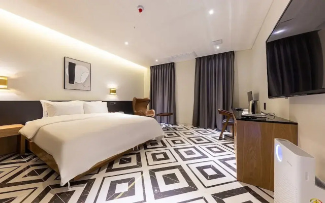 Cheongju J Hotel