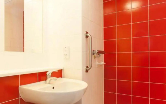 Travelodge Dundee Strathmore Avenue