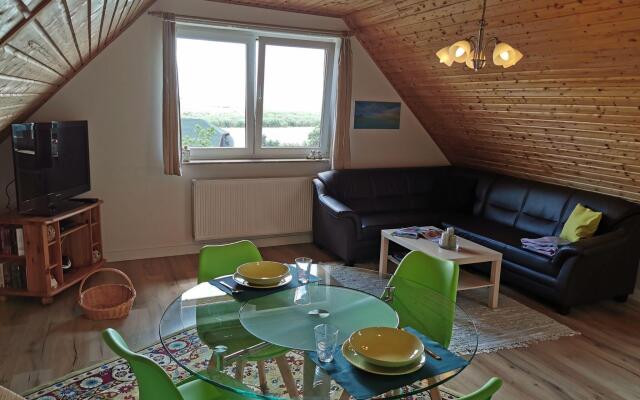 Spacious Flat in Wilhelmshof near Lake