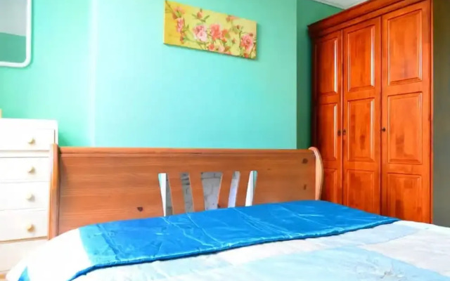 2 Bedroom Apartment With Roof Terrace in Camden