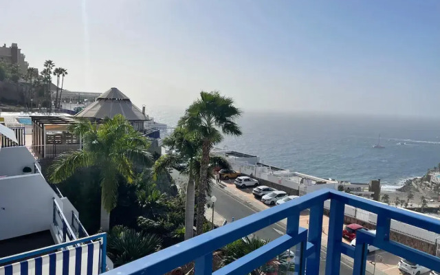 Sunny Modern Apartment - Sea View and Beach Access