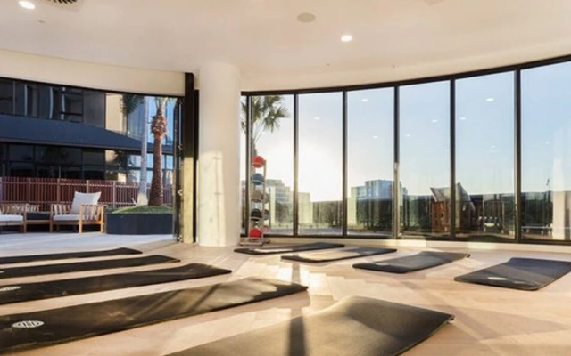 Top Floor Luxury Apartment Rooftop Pool CBD