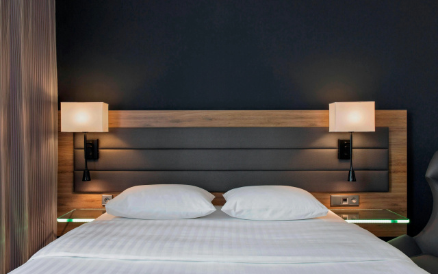 Moxy Copenhagen Hotel - Image 6